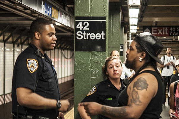 Cops Times Sq DSC_9203.jpg