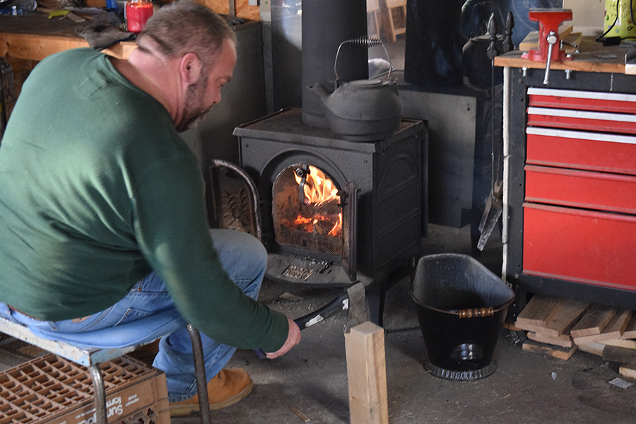 Rob chops wood DSC_5006