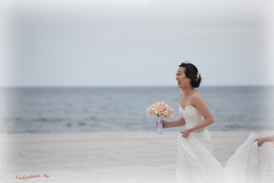 Bride with bouquet DSC_1290 copy.jpg